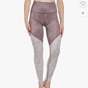 Beyond yoga leggings size M